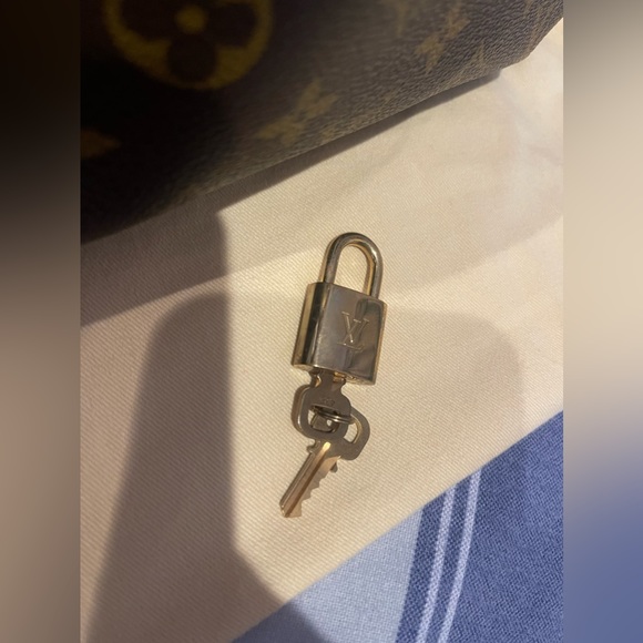 Brand new Louis Vuitton Speedy 30 - Picture 7 of 9